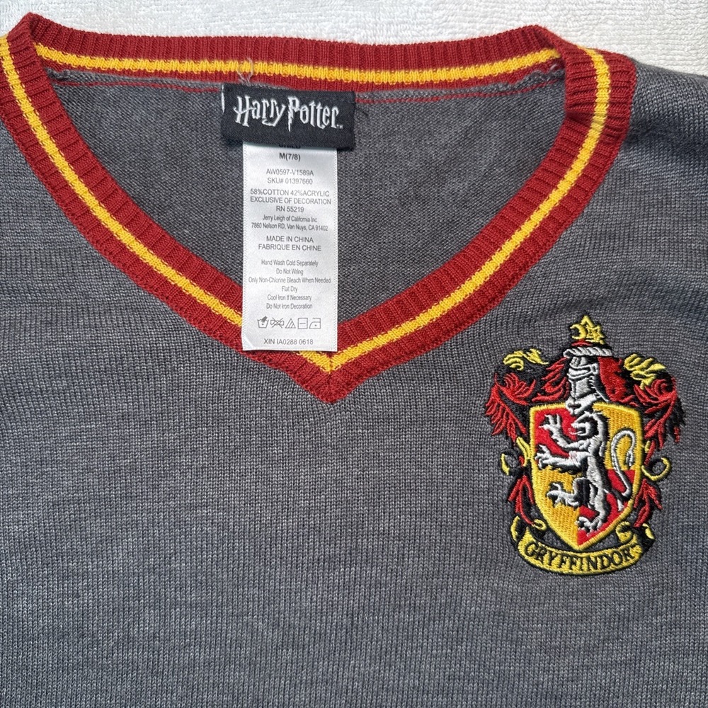 Harry Potter Gryffindor Sweater Kids Size M 7/8 Gray V-Neck Licensed - Picture 2 of 5